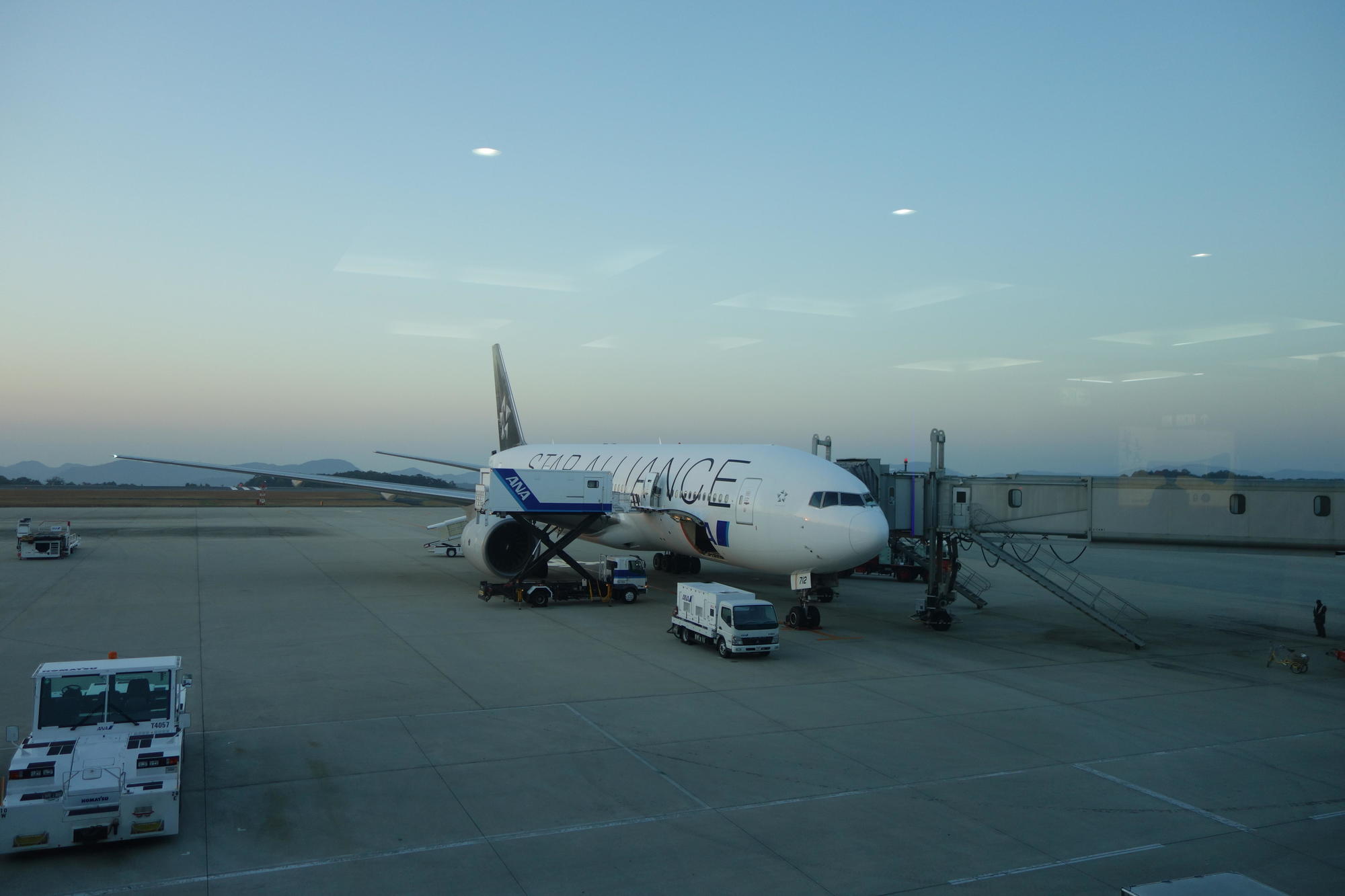 東京へ行くときに搭乗したANAのStar Allianceラッピングが施されたANAの飛行機